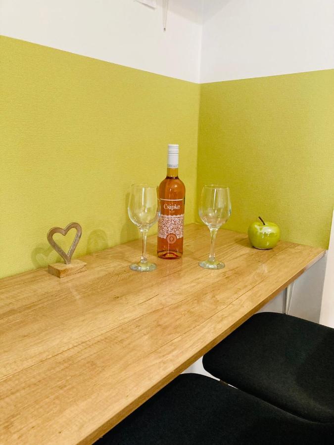 Like Apartman Eger Exteriör bild